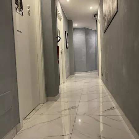 Lion University&youth 2 Πανσιόν *