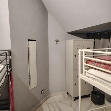 Lion University&youth 2 * Μιλάνο